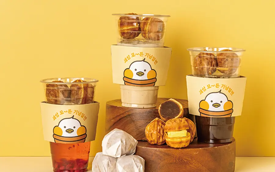 ANGHODU desserts served with seasonal drinks
